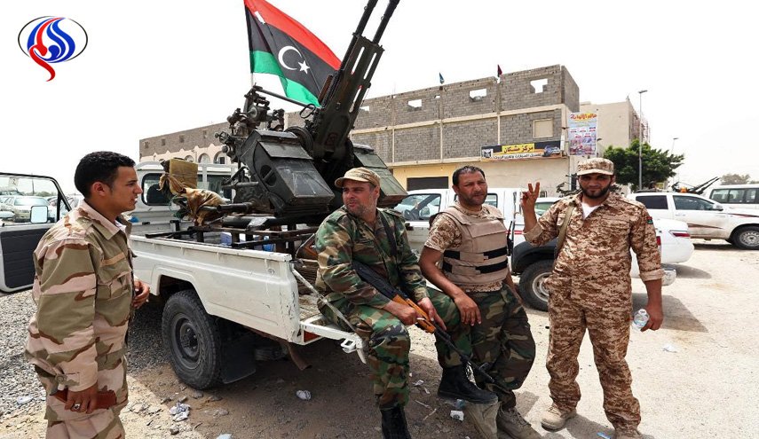 ليبيا.. تعزيزات عسكرية كبيرة الى درنة لتحريرها من القاعدة