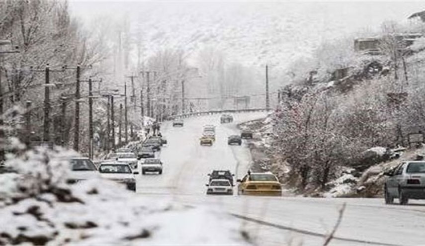 برف و باران در نیمه شمالی کشور/ برف و کولاک در راه محورهای هراز، فیروزکوه و چالوس