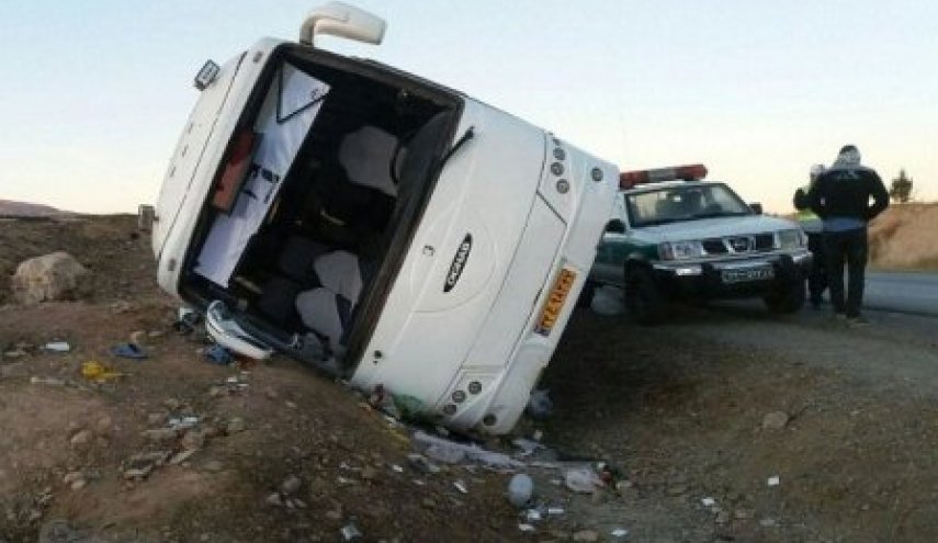 سه کشته در واژگونی اتوبوس محور یاسوج-اصفهان