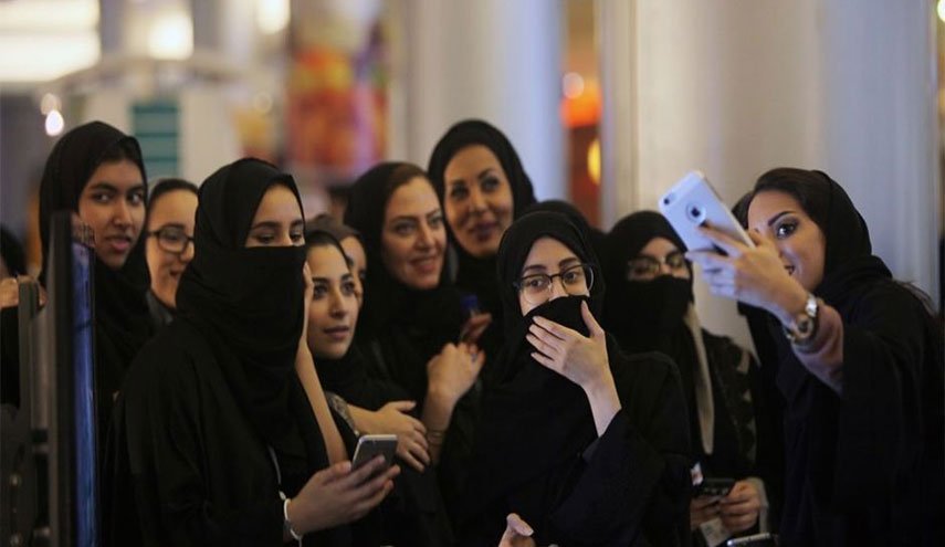 قرار جديد... المرأة السعودية لن تكون بحاجة لولي أمر!