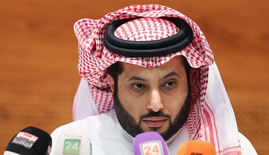 مطالبات سعودية واسعة بإقالة رئيس هيئة الرياضة.. والأخير يرد