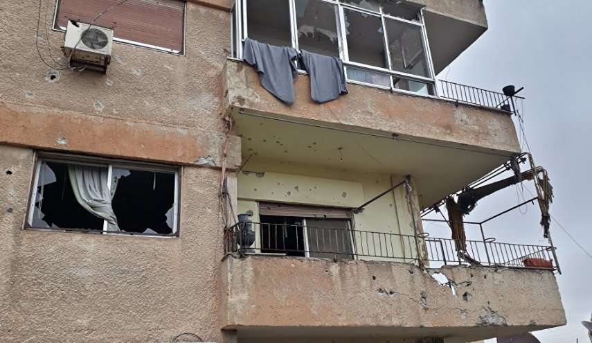 مركز حميميم: إطلاق 83 قذيفة من الغوطة الشرقية على المناطق السكنية في دمشق