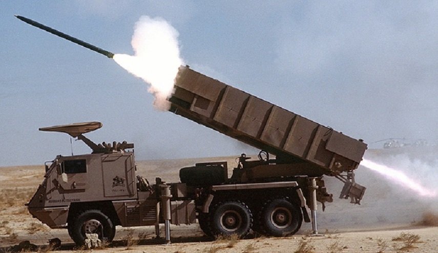 القوة الصاروخية اليمنية تدك قيادة القوات الإماراتية