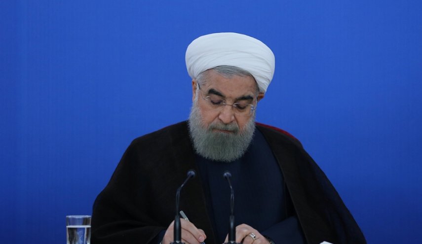 الرئيس روحاني يهنئ أمير دولة الكويت بالعيد الوطني