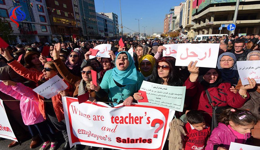 معلمو كردستان العراق: لاعودة للتدريس الا بعد صرف الرواتب!