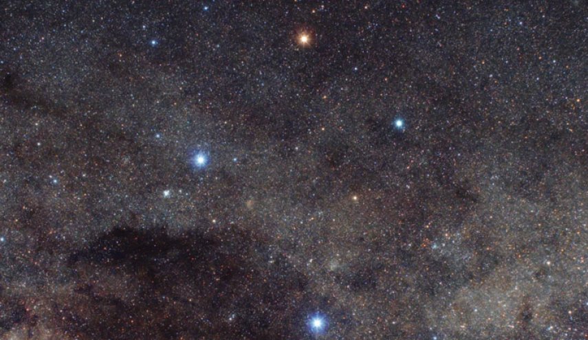 العلماء يرصدون إشارات لأول مرة إشارات من أقدم النجوم في الكون