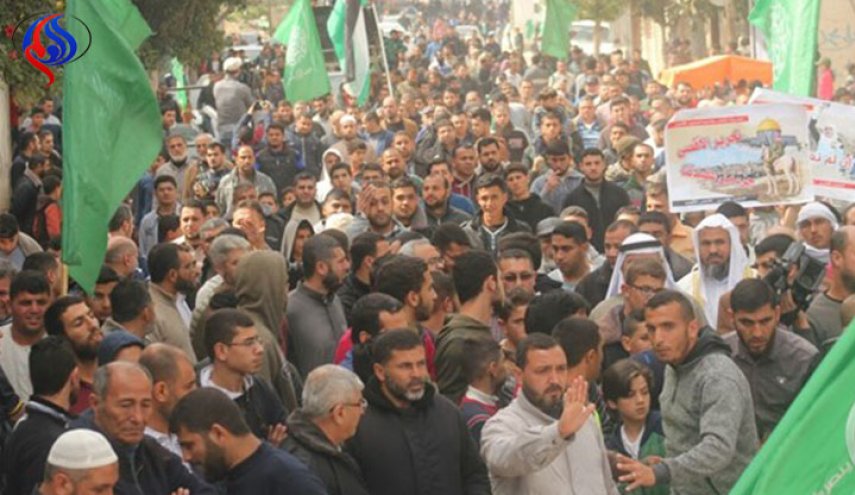 بالصور.. مسيرات جماهيرية في غزة ضد قرار ترامب