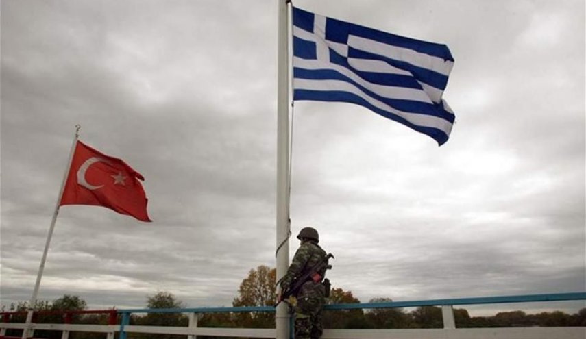  تركيا توقف جنديين يونانيين دخلا اراضيها بتهمة 