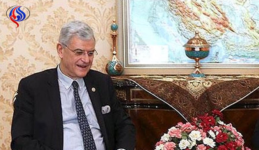 تركيا تؤكد على تطویر العلاقات الشاملة مع ایران