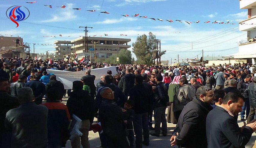 مسيرات في ريف دمشق دعما لعمليات الجيش بالغوطة الشرقية