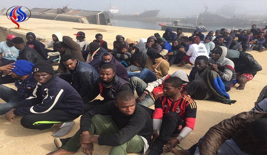 البحرية الليبية تنقذ 125 مهاجرا شمال الزاوية 