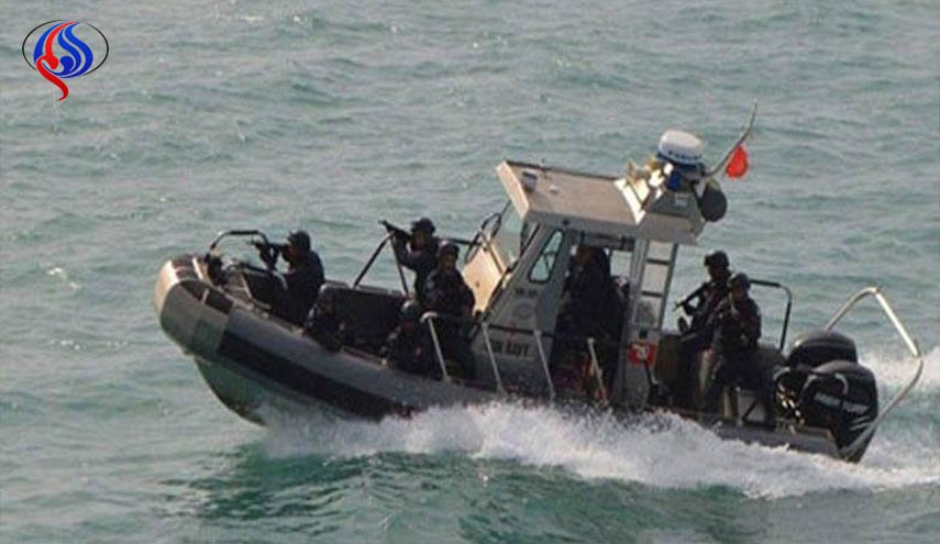 جيش البحر التونسي ينقذ 10 مهاجرين غير نظاميين