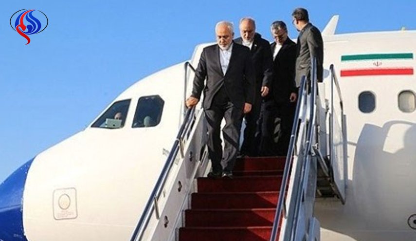 وزير الخارجية الايراني يعود الى طهران بعد جولته في باكو واستانا