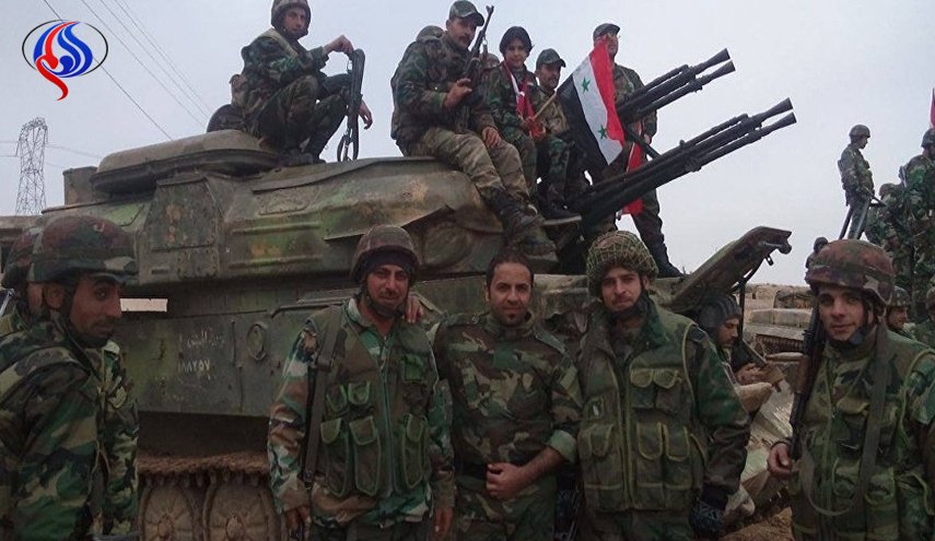 بالصورة ...مراسل أورينت في الغوطة الشرقية يسلم نفسه للجيش السوري