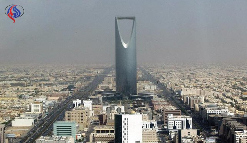 الآلاف يتدفقون على مزاد لبيع ممتلكات ملياردير سعودي!