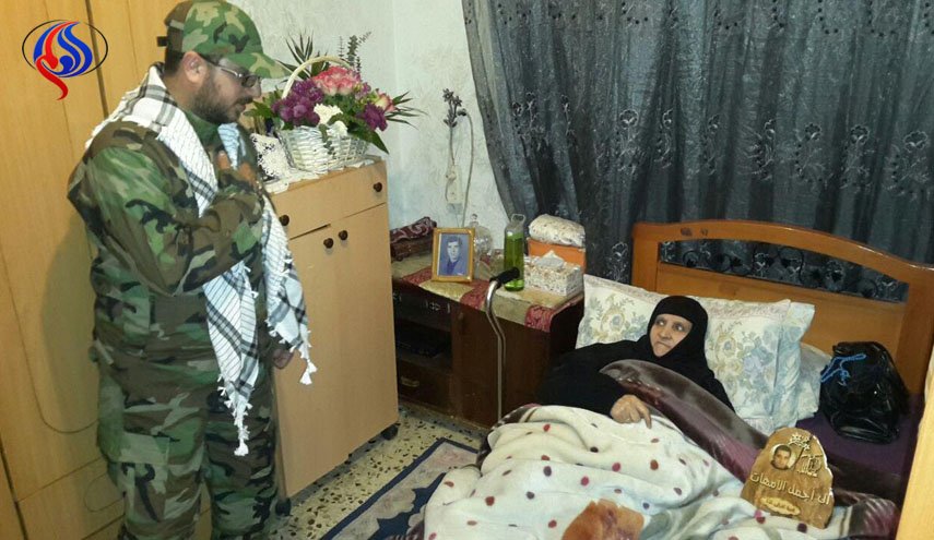 رزمندگان حزب الله لبنان به دیدار مادران شهدا رفتند