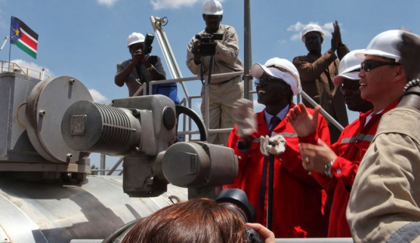 أمريكا تعاقب شركات نفطية بجنوب السودان