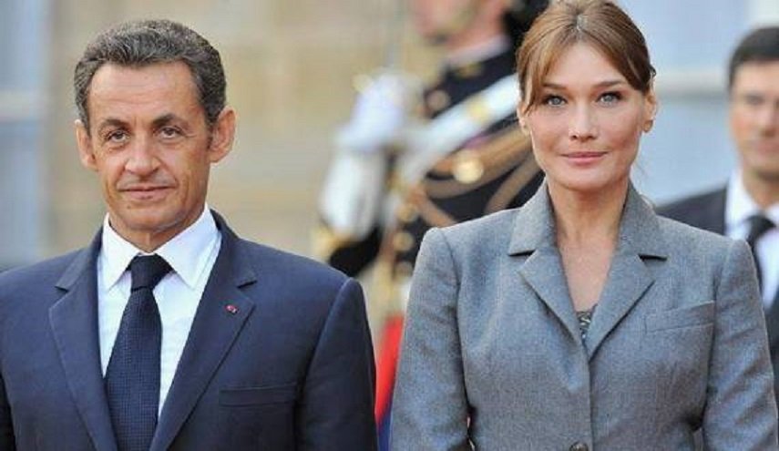 زوجة ساركوزي تخاطبه: أفتخر برباطة جأشك
