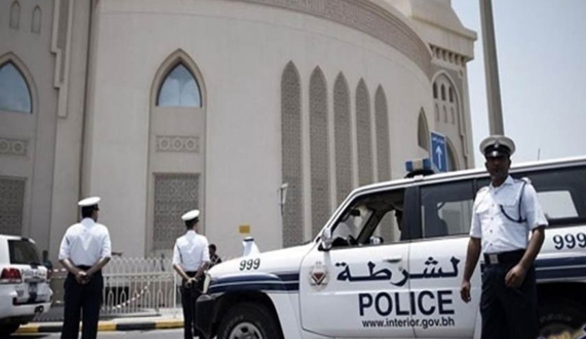 داخلية البحرين تتدخل لوقف الاشتباك الالكتروني بين ديواني الملك ورئاسة الوزراء!