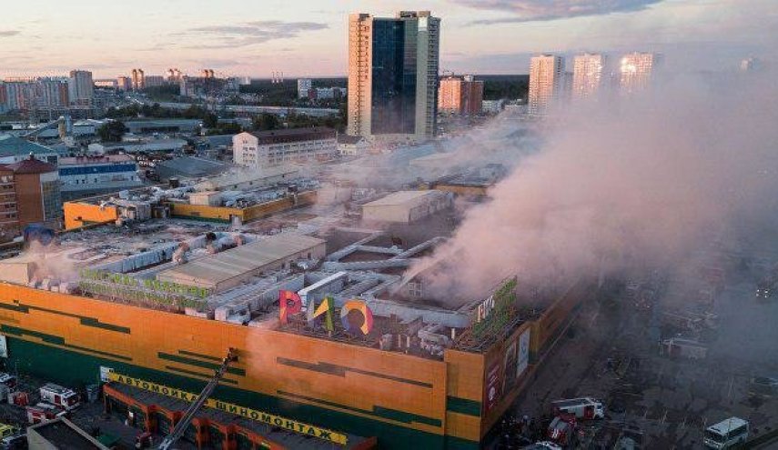 تعداد قربانیان حادثه آتش‌سوزی مرکز خرید روسیه به 64 نفر رسید/آتش مجدداً‌ شعله گرفته است