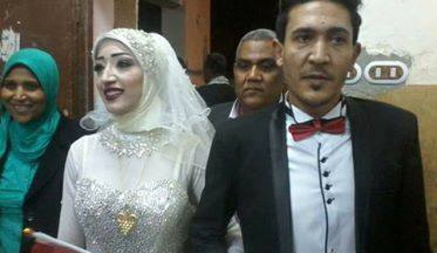 تصويت عروسين بصعيد مصر قبل زفافهما