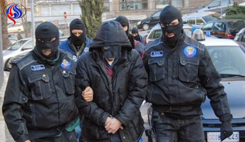  اعتقال رجل مصري من قبل الشرطة الإيطالية 