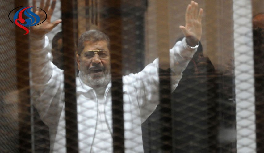مرسي قد يموت داخل السجن إذا لم يتم توفير رعاية طبية عاجلة له