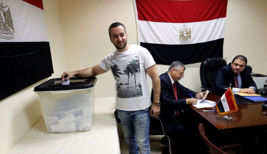 صحف مصريه:نسبة المشاركة في الانتخابات متدنية 
