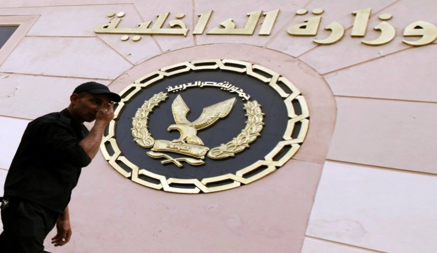 الأمن المصري يغلق 5 قنوات فضائية وشركة إنتاج