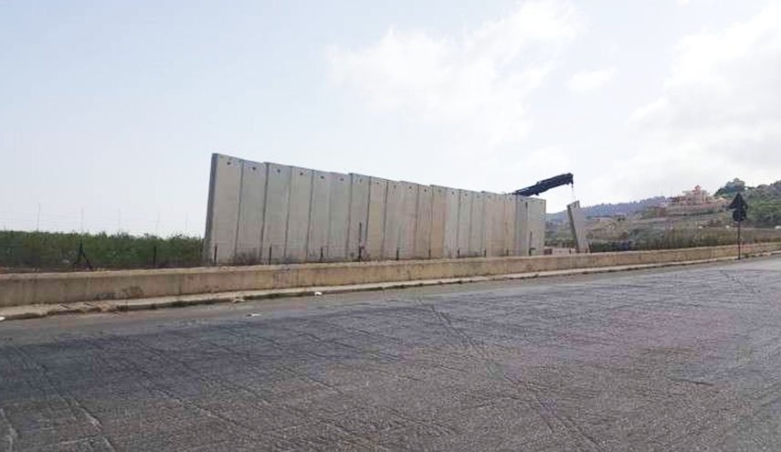 الاحتلال يستأنف بناء جدار إسمنتي على الحدود مع لبنان