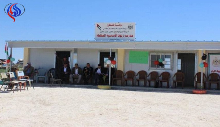 الاحتلال يهدم مدرسة فلسطينية جنوب الخليل