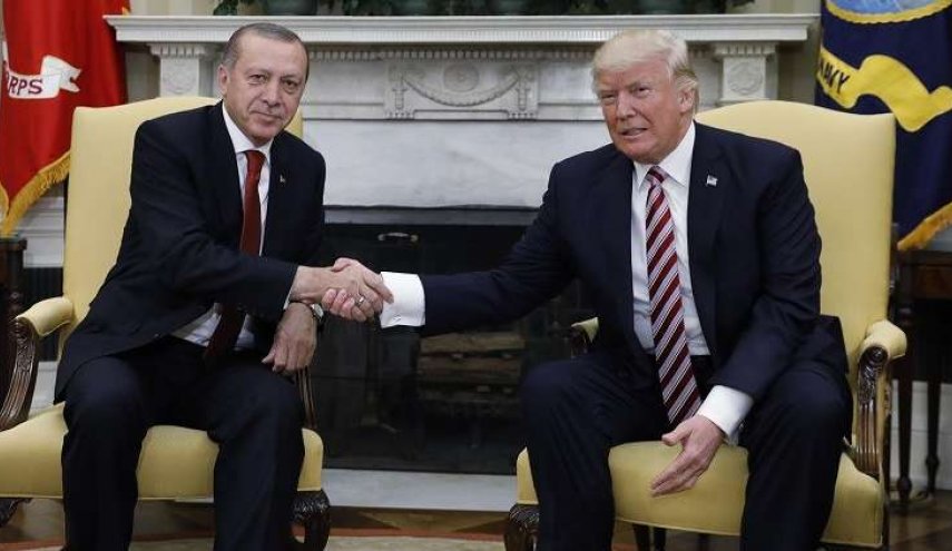 أردوغان وترامب يبحثان في اتصال هاتفي التطورات الأخيرة في سوريا
