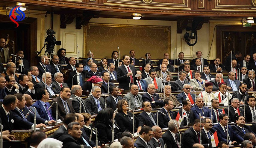 نائب مصري يطالب حكومة بلاده بموقف واضح ضد ضرب سوريا