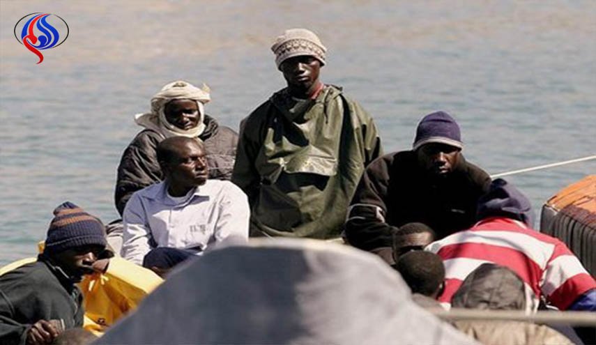 الأمن المغربي یوقف 80 مهاجرا سريا بسواحل الناظور