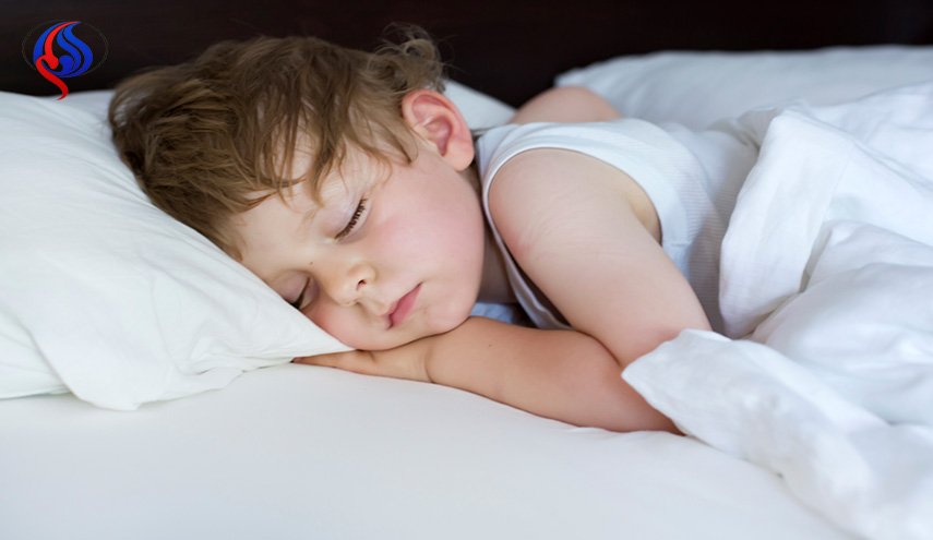 قلة النوم تقود إلى إصابة الأطفال بالسمنة عند الكبر