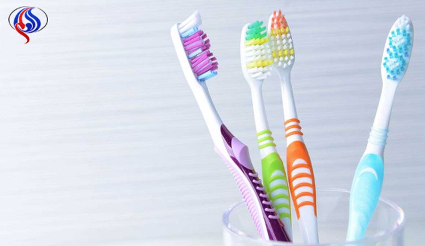 ماذا سيحدث عند استعمال فرشاة الأسنان لفترة طويلة؟