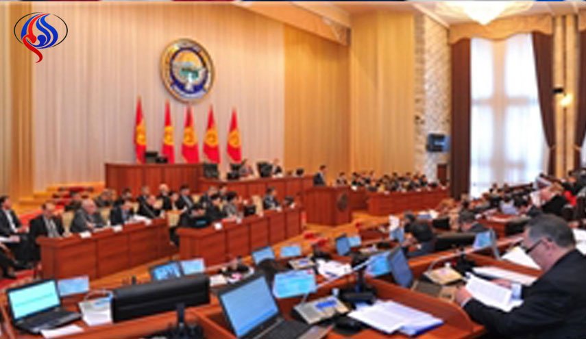 کارت «پایان خدمت» پارلمان به کابینه قرقیزستان؛ دولت سقوط کرد