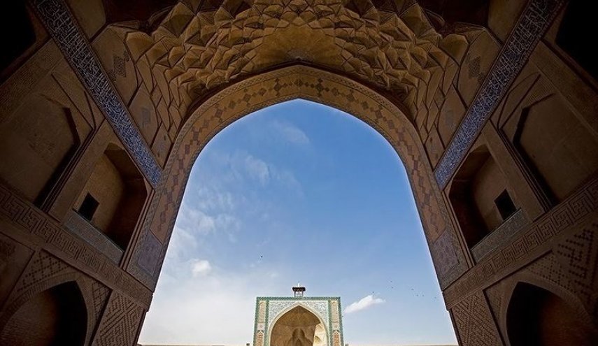 جامع العتيق في مدينة اصفهان الايرانية