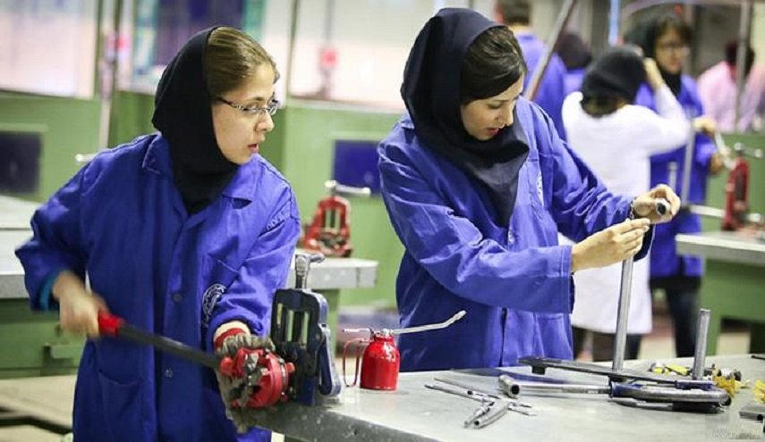 إيران تستهدف ايجاد مليون وظيفة حتى آذار 2019