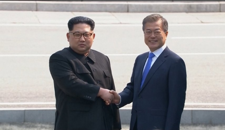 لقاء قمة تاريخي بين زعيمي الكوريتين الشمالية والجنوبية 
