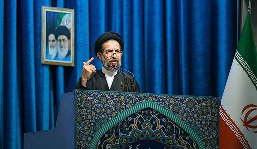 خطيب جمعة طهران: على ترامب ان يطالع تقريرا عن 4 عقود من مقاومة الشعب الايراني