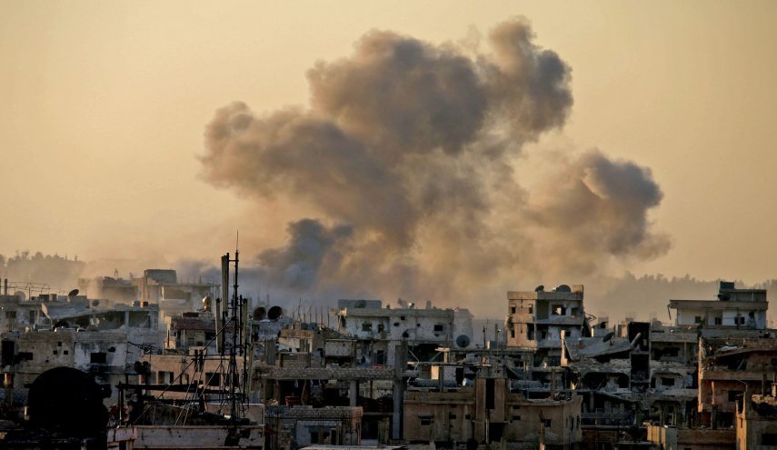 ارتش سوریه استحکامات تروریست ها در جنوب دمشق را هدف قرار داد