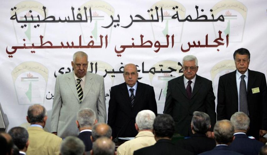 أكثر من مئة عضو في المجلس الوطني الفلسطيني يطالبون بتأجيل انعقاده