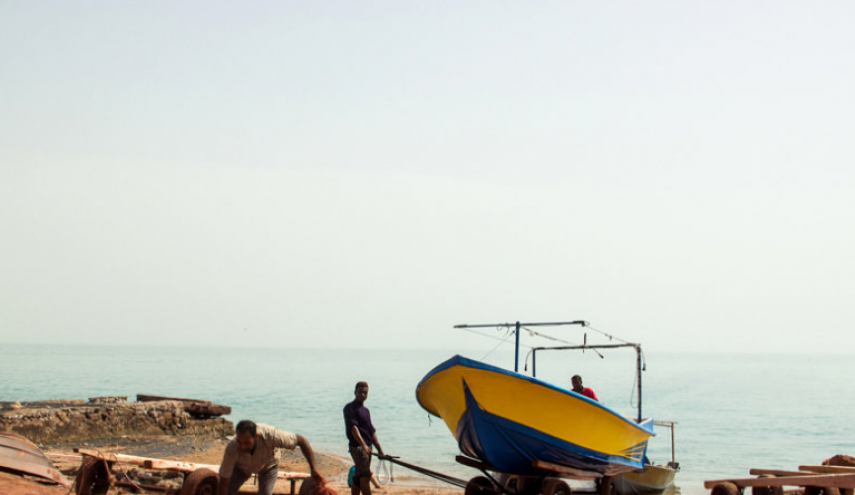 الشاطىء الاحمر في الخليج الفارسي 