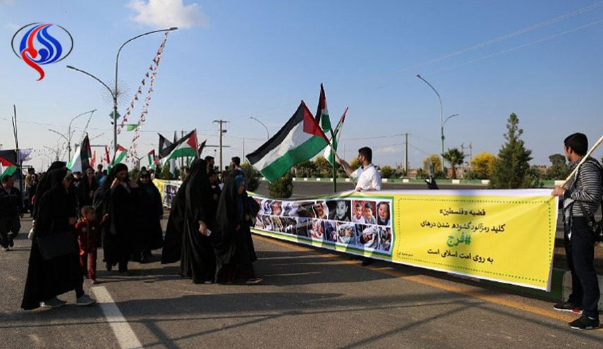 بالصور؛ معرض فلسطيني في اطول مسيرة مليونية في إيران