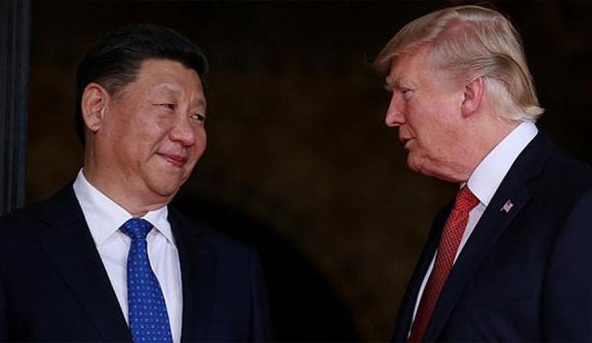 ترامپ با رئیس‌ جمهور چین گفتگو می‌کند