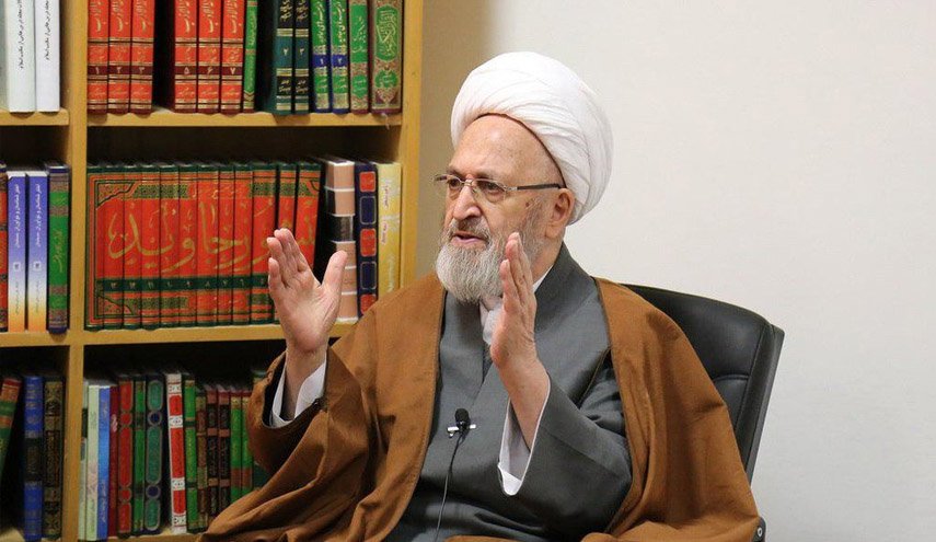 آية الله سبحاني يؤكد دور الشيعة المهم في نشر العلوم الإسلامية
