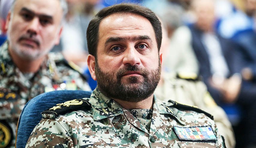 قائد الدفاع الجوي الايراني يتفقد المنظومات الصاروخية في جزيرة ابو موسى