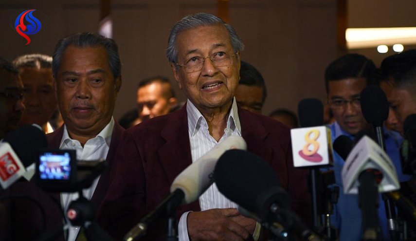 مهاتير محمد يعلن: سأظل رئيسا لوزراء ماليزيا عاما أو عامين