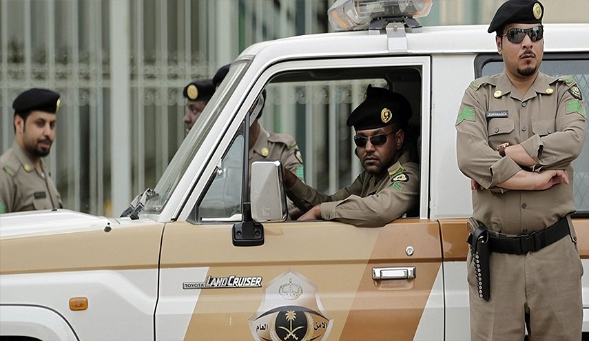 السعودية تعتقل 4 رجال و3 نساء بزعم التواصل مع الخارج